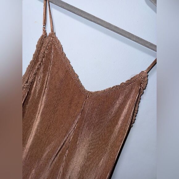 Out from Under Pleated Boho Jumpsuit Size XS GUC - Picture 5 of 10